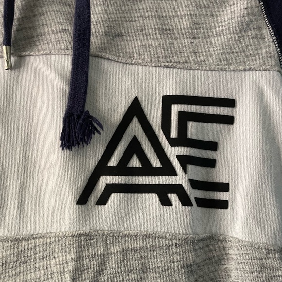 American Eagle Men’s Color-Block Hoodie - Picture 2 of 5